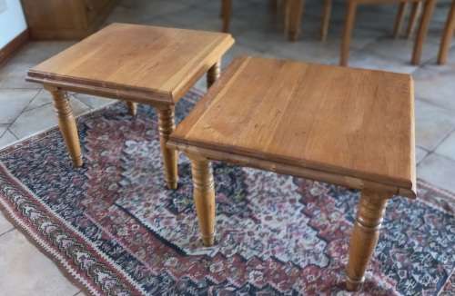 Solid Oak Coffee table set.  Large Coffee table with 2x smaller side tables.