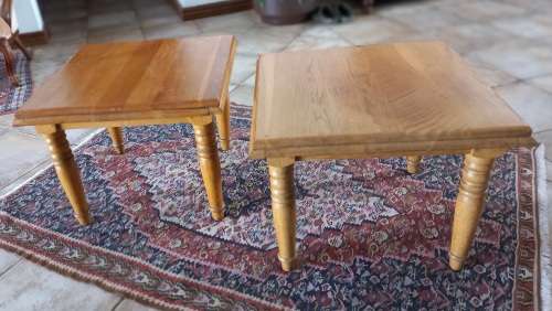 Solid Oak Coffee table set.  Large Coffee table with 2x smaller side tables.