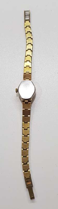 Vintage Ladies Rotary Incabloc mechanical hand wind wrist watch. c1970s.  Swiss made.