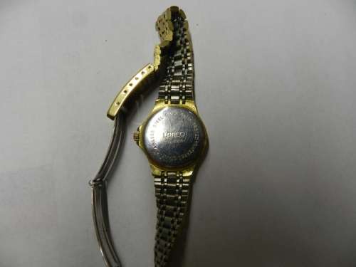 Ladies Lanko Quartz wrist watch. c1990s.  Gold plated with round face and original strap and clasp.
