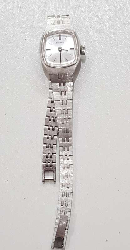 Ladies Citizen mechanical hand wind wrist watch. c1980s.  Silver plated with octagonal type face.