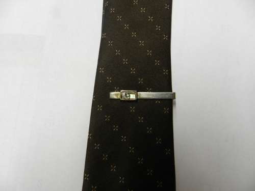 Mens Vintage Tie Clip. c1970s. Nickel plated clasp clip with stone inlay  Marked: Nippy Clip