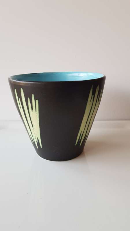 Indoor flower pot/planter. Vintage stone ware flower pot. Black outer with green pattern