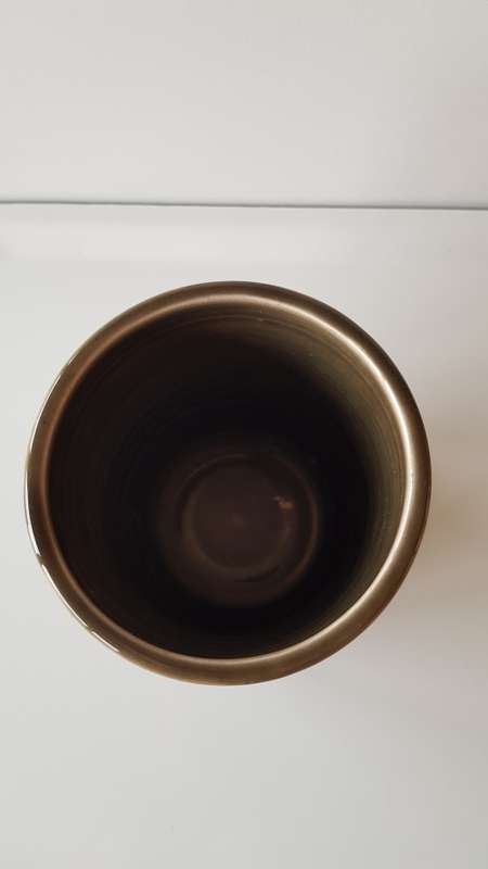 Indoor flower pot/planter. Ceramic glazed flower pot, Green with indented pattern very design