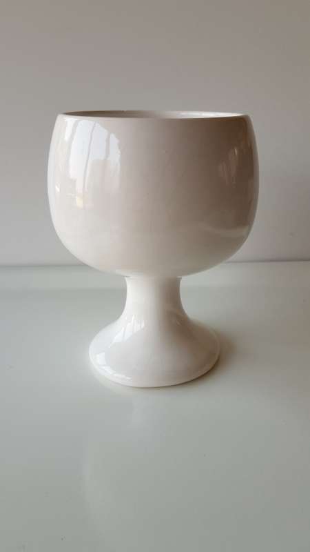 Indoor flower pot/planter. Ceramic white glazed flower pot with pedestal base.