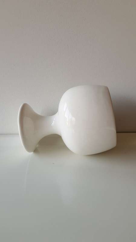 Indoor flower pot/planter. Ceramic white glazed flower pot with pedestal base.