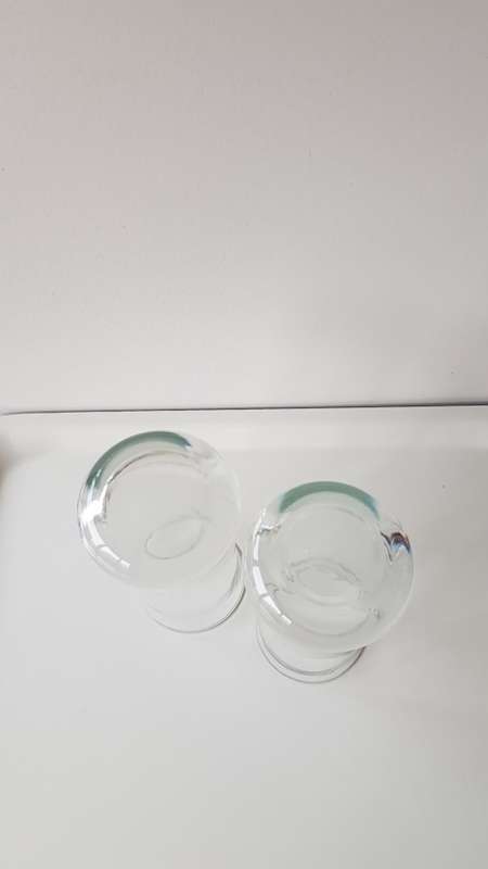 Glass Flower vases. Set of 2x Heavy bottomed Dinner Table vases. Plain glass vase.