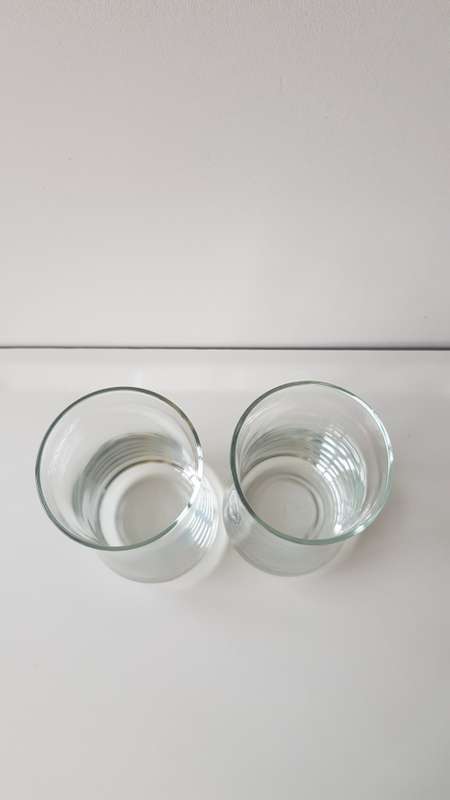 Glass Flower vases. Set of 2x Heavy bottomed Dinner Table vases. Plain glass vase.