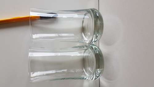 Glass Flower vases. Set of 2x Heavy bottomed Dinner Table vases. Plain glass vase.