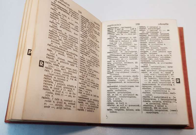 Vintage Dutch dictionary 1942. Miniatuur Fransch Woordenboek - Collectors piece.