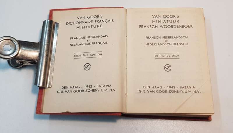 Vintage Dutch dictionary 1942. Miniatuur Fransch Woordenboek - Collectors piece.