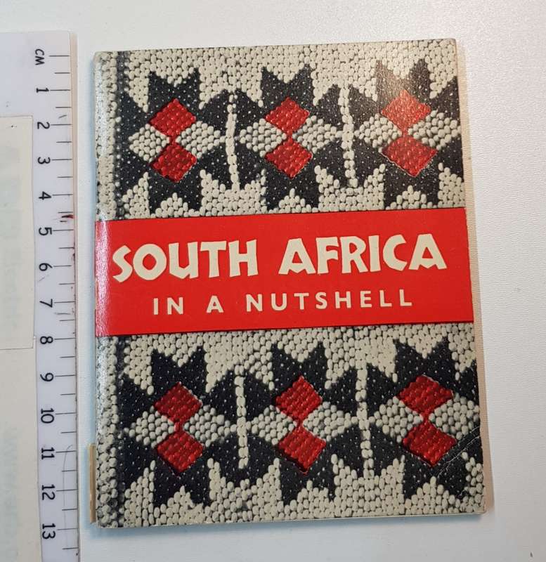 Vintage Tourist Guide 1951: South Africa in a Nutshell. Miniature booklet for tourists