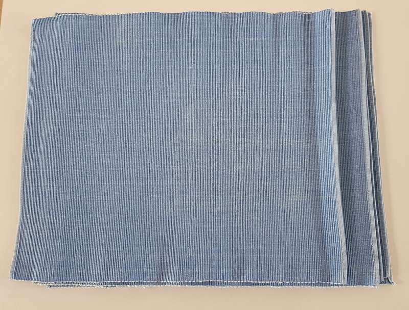 Place mats: Set of 6x place mats in blue. Size 40x34,5cm.
