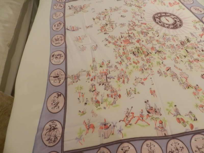 Vintage collectable Ladies scarf.   Souvenir Europa and around the world.