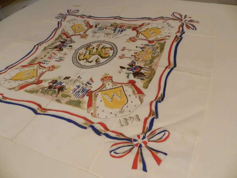 Vintage collectable Ladies scarf.  Souvenir Dutch Queen Wilhelmina 1898  1948