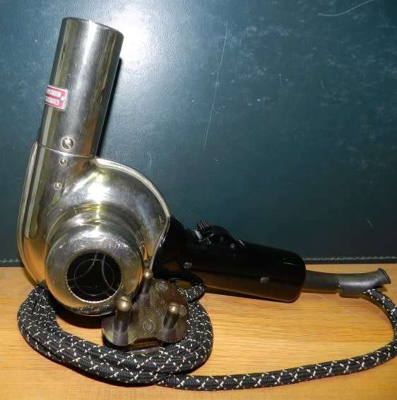 Vintage Hair dryer Hand held. Make: Flash with serial no. Oldie but goodie.