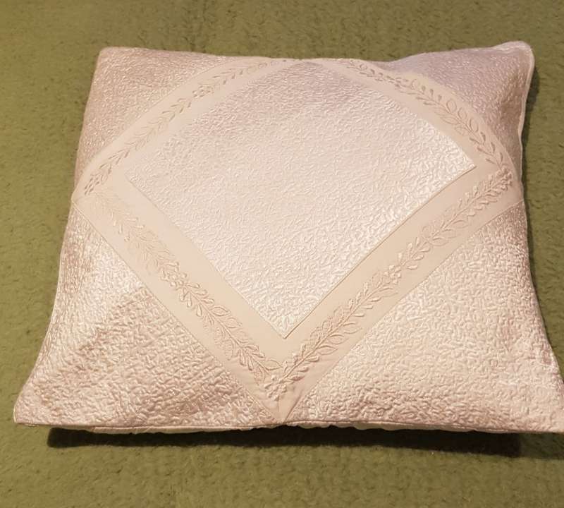 Vintage Scatter cushion: 1x White satin small scatter cushion cover with embroidery detail