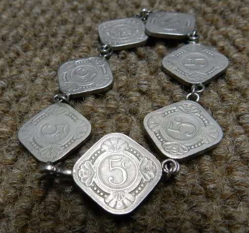 Coin Bracelet made with 7x quadrangular 5 cent pieces from the Netherlands. Made after Second World