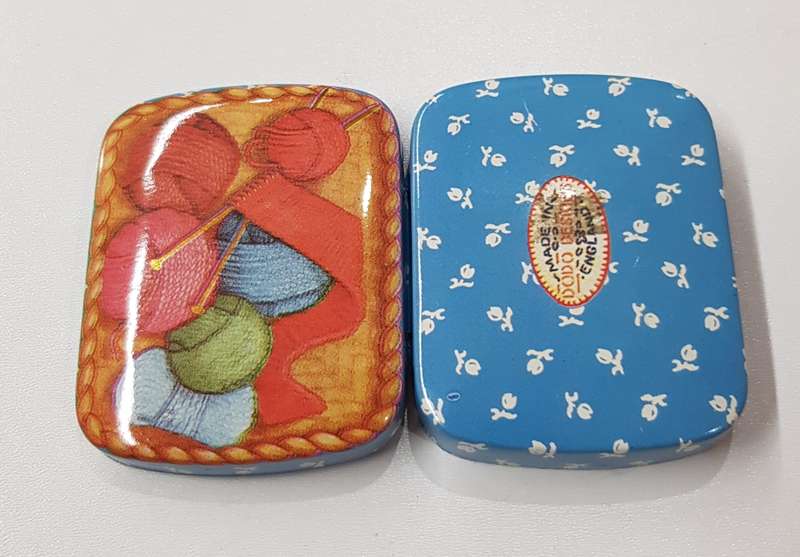 Knitting/Needlework collectable.  Little pin tin