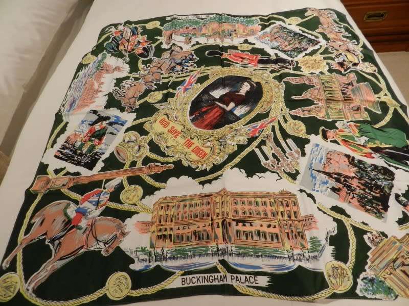 Vintage collectable Ladies scarf.   Souvenir England  Queen Elizabeth
