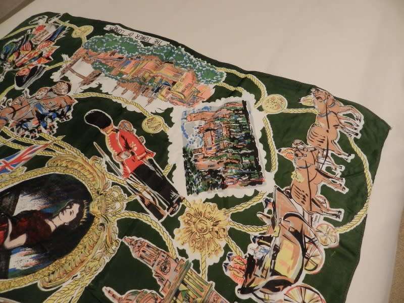 Vintage collectable Ladies scarf.   Souvenir England  Queen Elizabeth