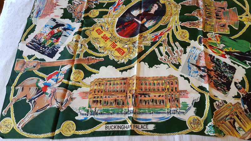Vintage collectable Ladies scarf.   Souvenir England  Queen Elizabeth