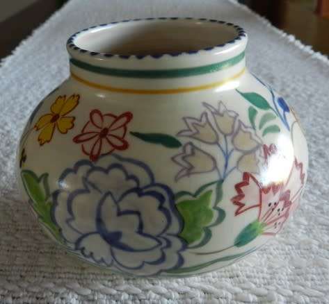 Vintage Poole Pottery Vase  traditional Vase shape No: 353 (9cm Tall) made in Poole Pottery factory