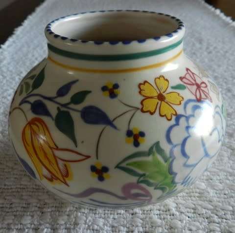 Vintage Poole Pottery Vase  traditional Vase shape No: 353 (9cm Tall) made in Poole Pottery factory