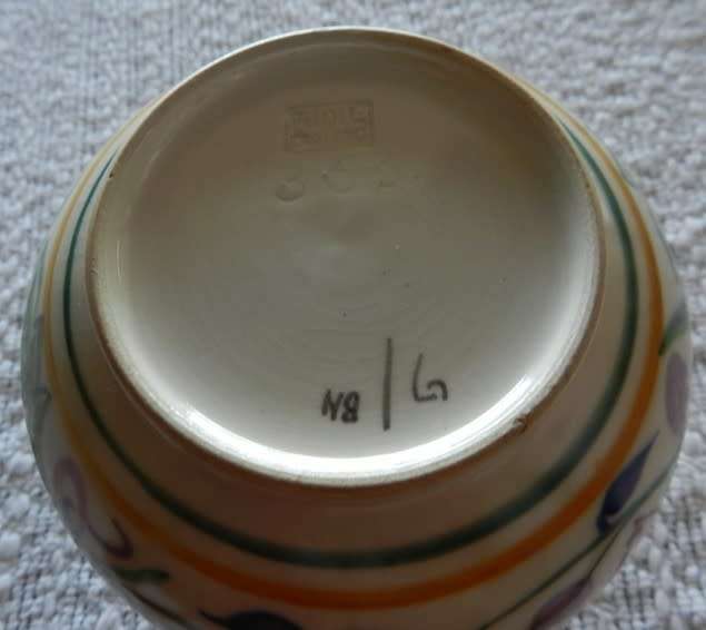 Vintage Poole Pottery Vase  traditional Vase shape No: 353 (9cm Tall) made in Poole Pottery factory