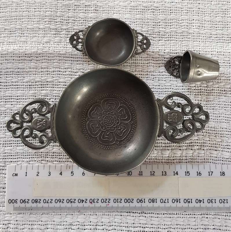 Antique Pewter Set of miniature bowls.  Late18th early 19th Century Hallmarked.