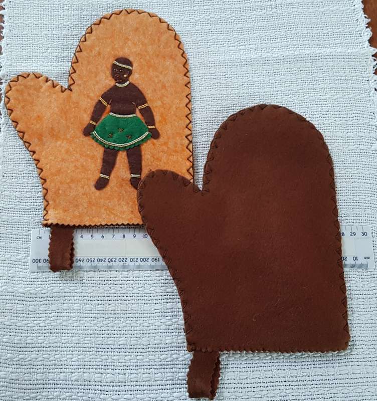 Vintage Zulu curio. Hand stitched felt decorative oven gloves - dates to the 1960s.