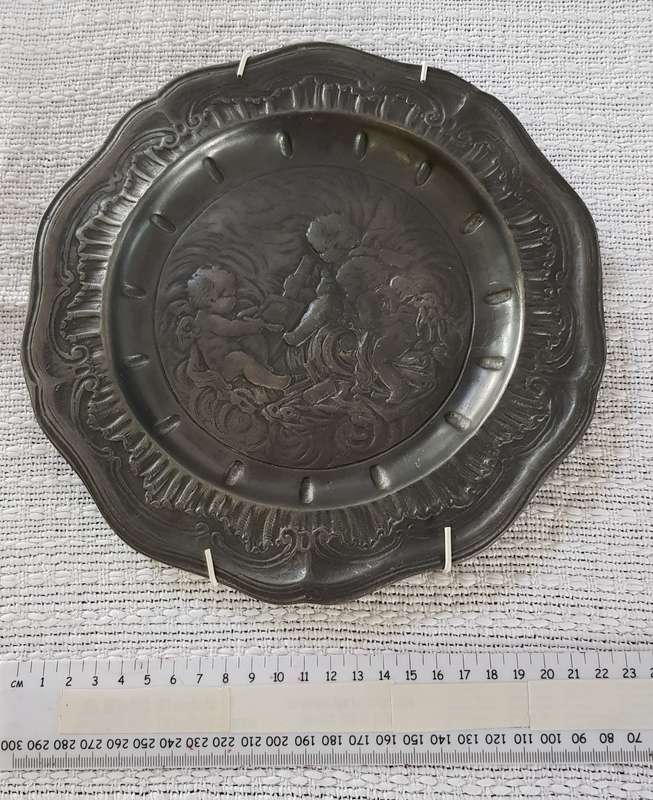 Antique Pewter Plate.  Late18th early 19th Century with Rose Hallmark. Plate has a lovely scalloped