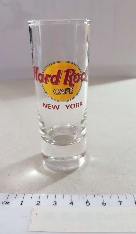Tot Glass: VINTAGE HARD ROCK CAFE RED NEW YORK SHOT GLASS.