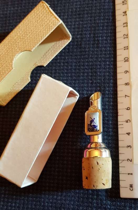 Vintage Bar - Bottle Optic pourer with Delft Tile  Tile Delft Blue