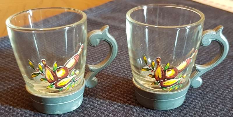 Glasses: Vintage set of 2x shot glasses with pewter base and hand painted design