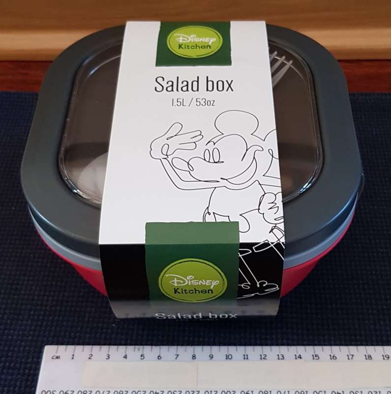 Disney Plastic Salad Box 1,5L.  Durable thick plastic in red with grey lid.