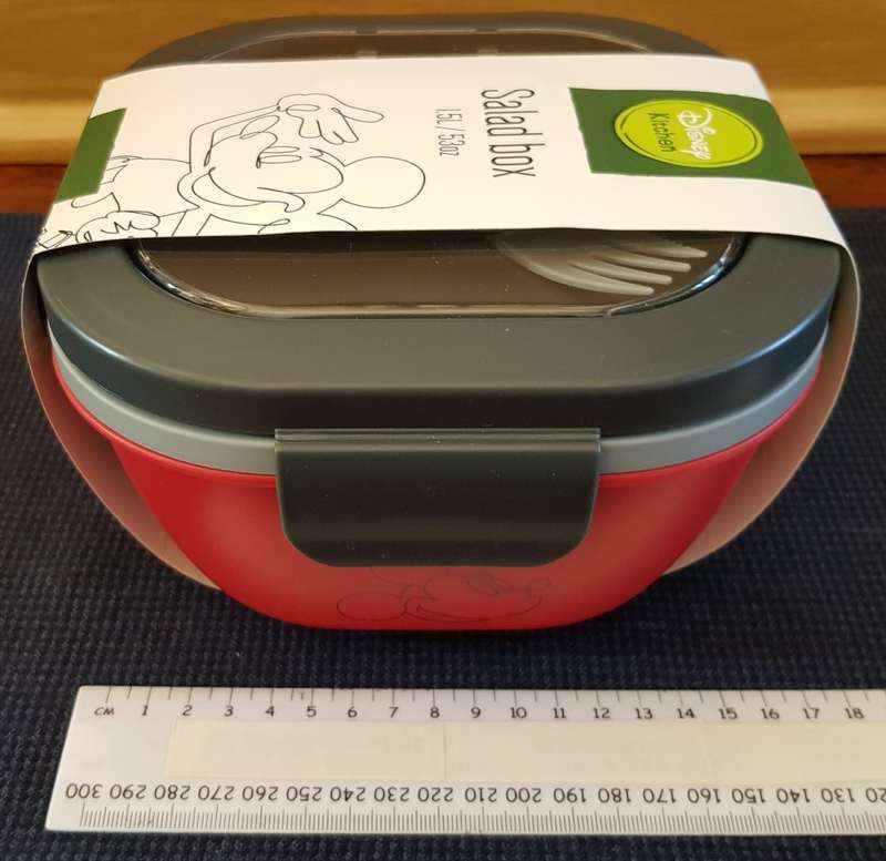 Disney Plastic Salad Box 1,5L.  Durable thick plastic in red with grey lid.