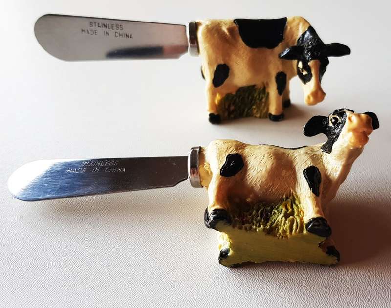 Collectable set of 2x Decorative Cheese Snack Board items.  Dutch White and black dairy cow