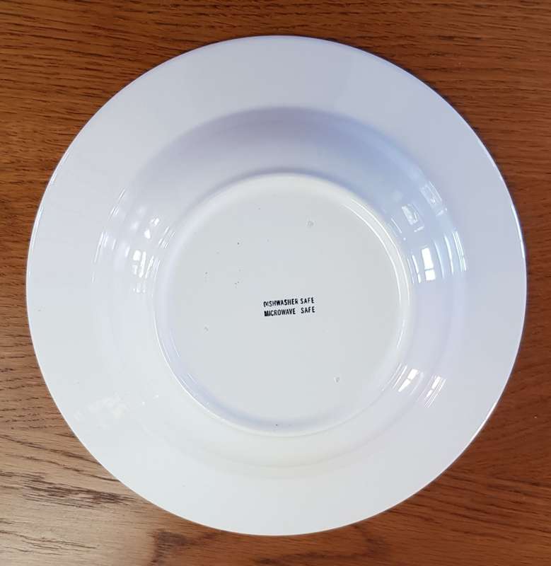 Table Serving Ware Set:   1x Porcelain Dish.