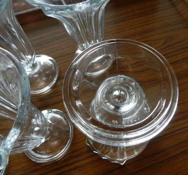 Set of 6x Parfait/Sundae/Gelato heavy footed Goblets. Decorative/moulded Glass.  Made in Italy
