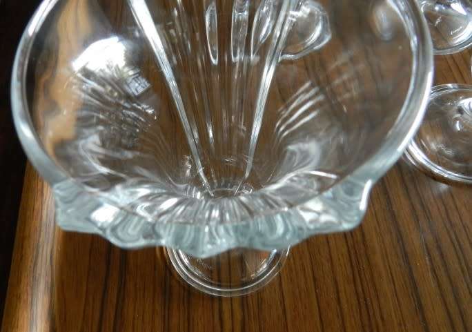 Set of 6x Parfait/Sundae/Gelato heavy footed Goblets. Decorative/moulded Glass.  Made in Italy