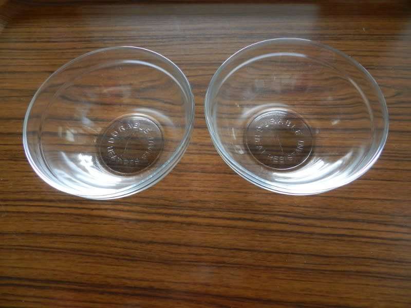Set of 2x Clear glass bowls with rim.  Type finger bowl with thick rim.