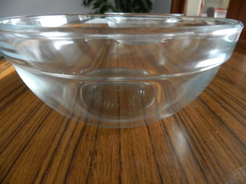 Set of 2x Clear glass bowls with rim.  Type finger bowl with thick rim.
