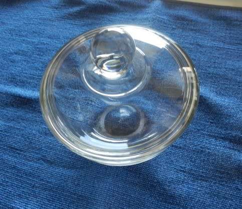 Vintage collectable lidded Sweet/Trinket glass dish.  Anchor Hocking glass made in USA. Clear glass.