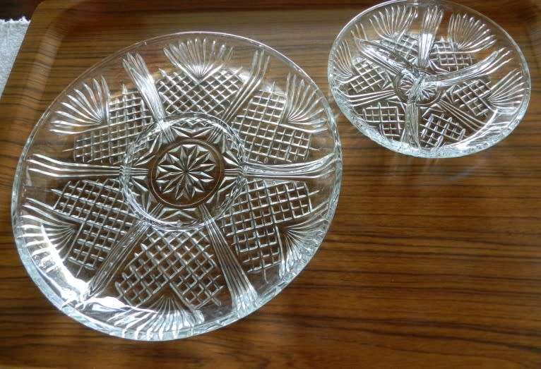 Vintage Set of 2x Glass snack servers. Fine Italian glassware with decorative cut/ depressed glass