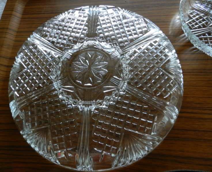 Vintage Set of 2x Glass snack servers. Fine Italian glassware with decorative cut/ depressed glass