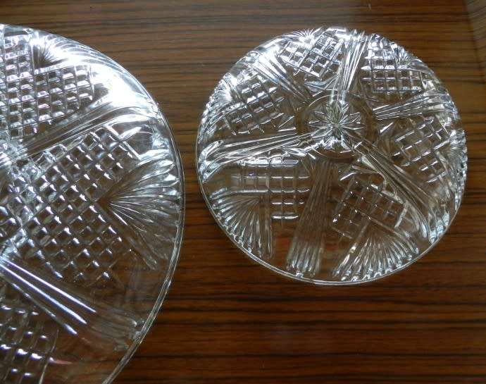 Vintage Set of 2x Glass snack servers. Fine Italian glassware with decorative cut/ depressed glass