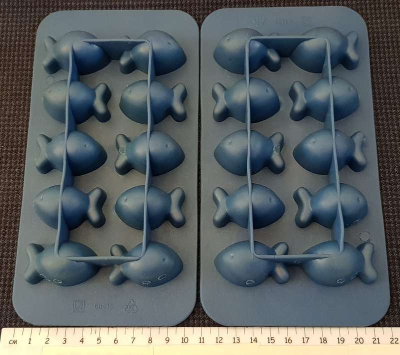 Silicone Ice Cube Trays 2x in blue with fish design for ice cubes.