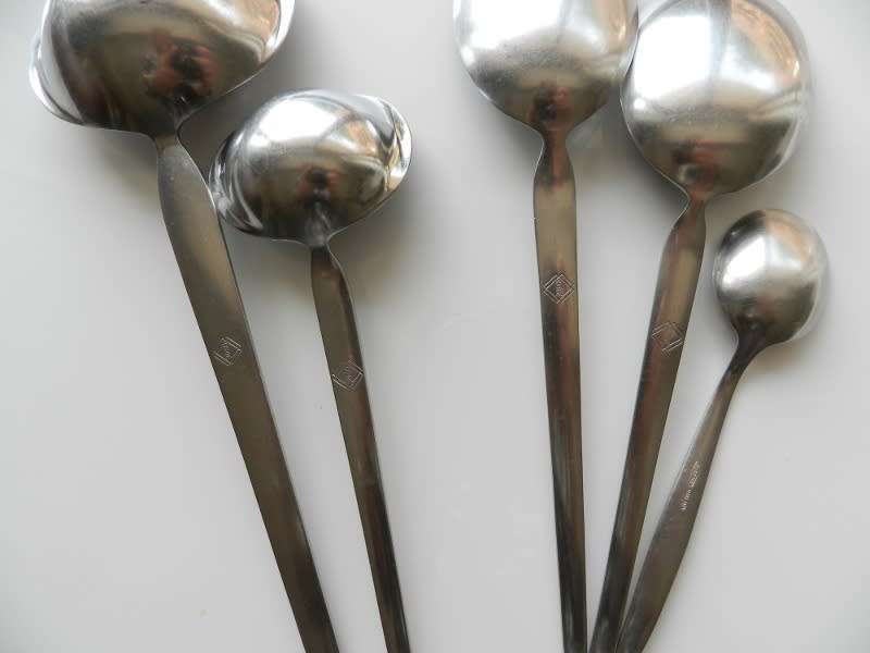 Vintage Cutlery Server Set.    Stainless Steel Server Set by Carre.  5 pieces.