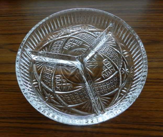 Vintage 3x division glass snack server. Decorative cut/ depressed glass with ribbed ribbon design.